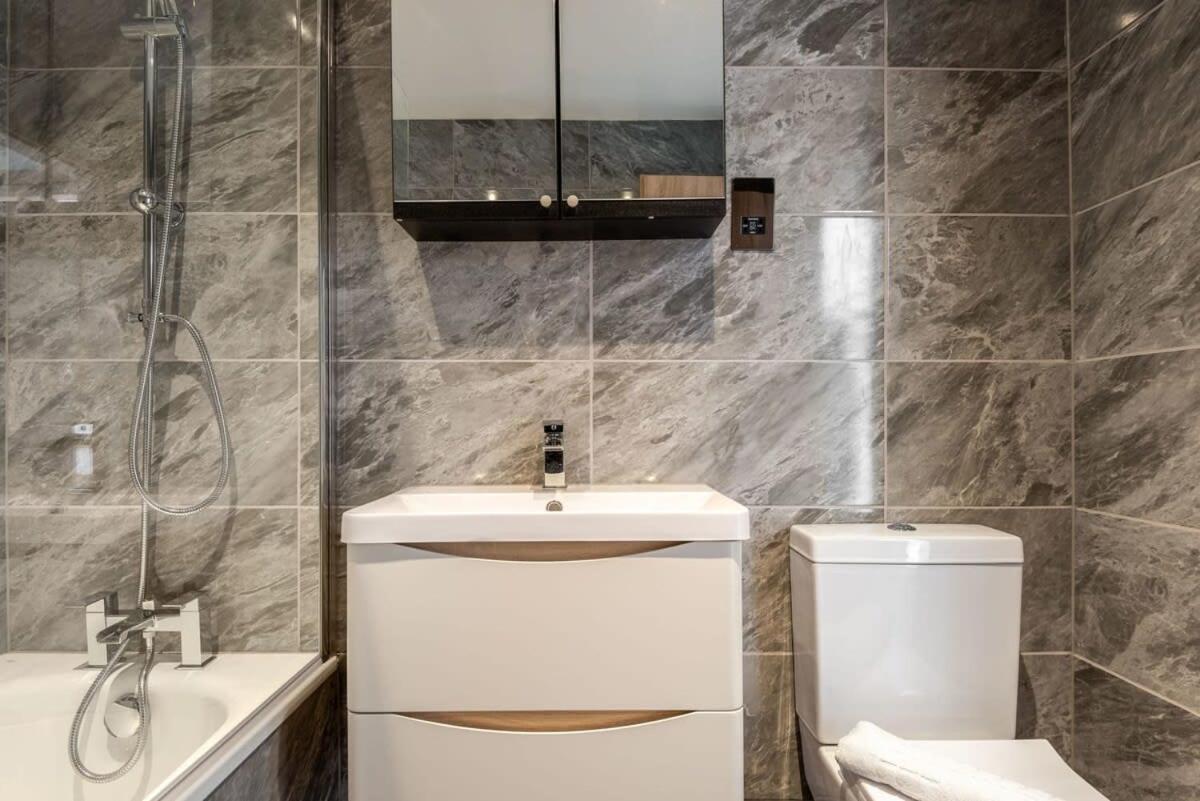 Characterful 2 Bed Apartment With Parking In Hull Кингстон-апон-Халл Экстерьер фото